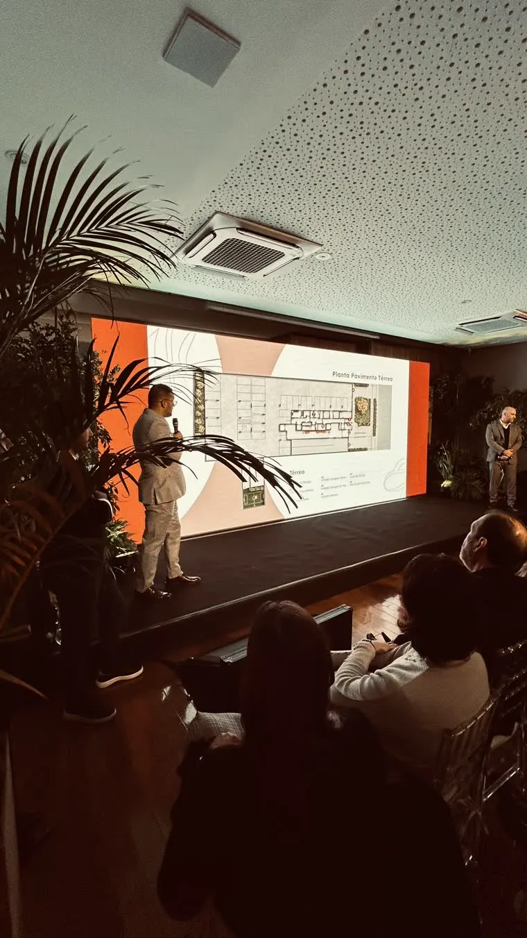 Apresentação ao vivo em evento estruturado pela Jaltech